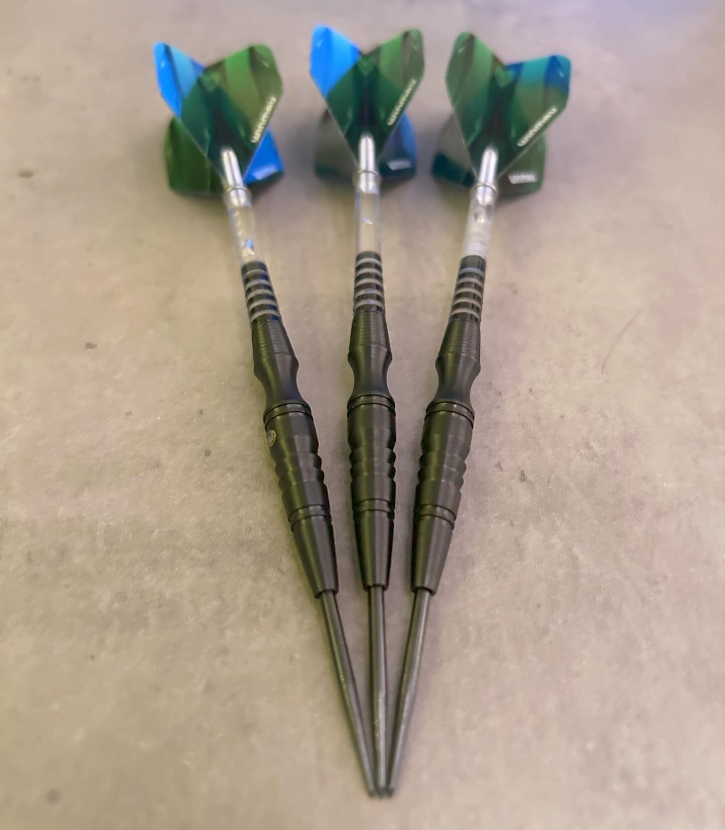 Uudet tikat! 👌😎 Winmau Sniper Darts 24 g dartshopper #winmau #darts #180