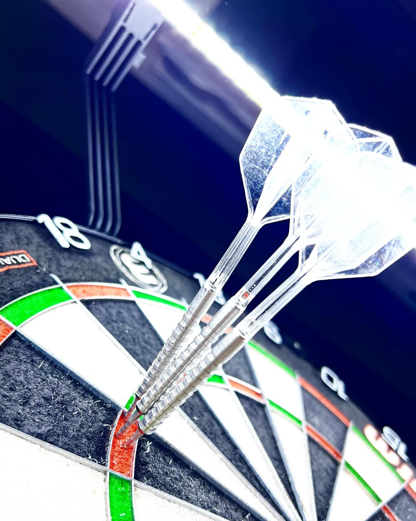 Meine erste #180 🎯 #darts #180 #reddragondarts #dartshopper #targetdarts #KFlex #Missiondarts #winmau