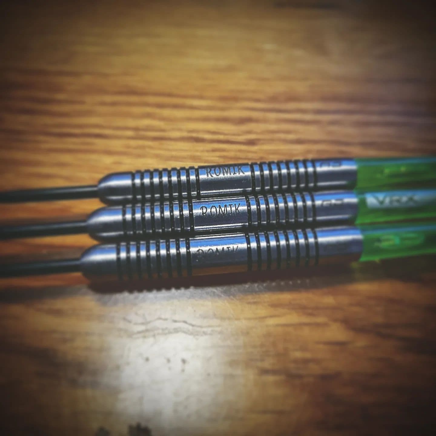 Meine neuen Gravierten reddragondarts (18g featherlite 7) von Dartshopper 
Absolute zufriedenheit mit dem Shop.
Sehr zuverlässiger und schneller Versand 👍👍
#dartshopper #darts🎯 #reddragondarts #180